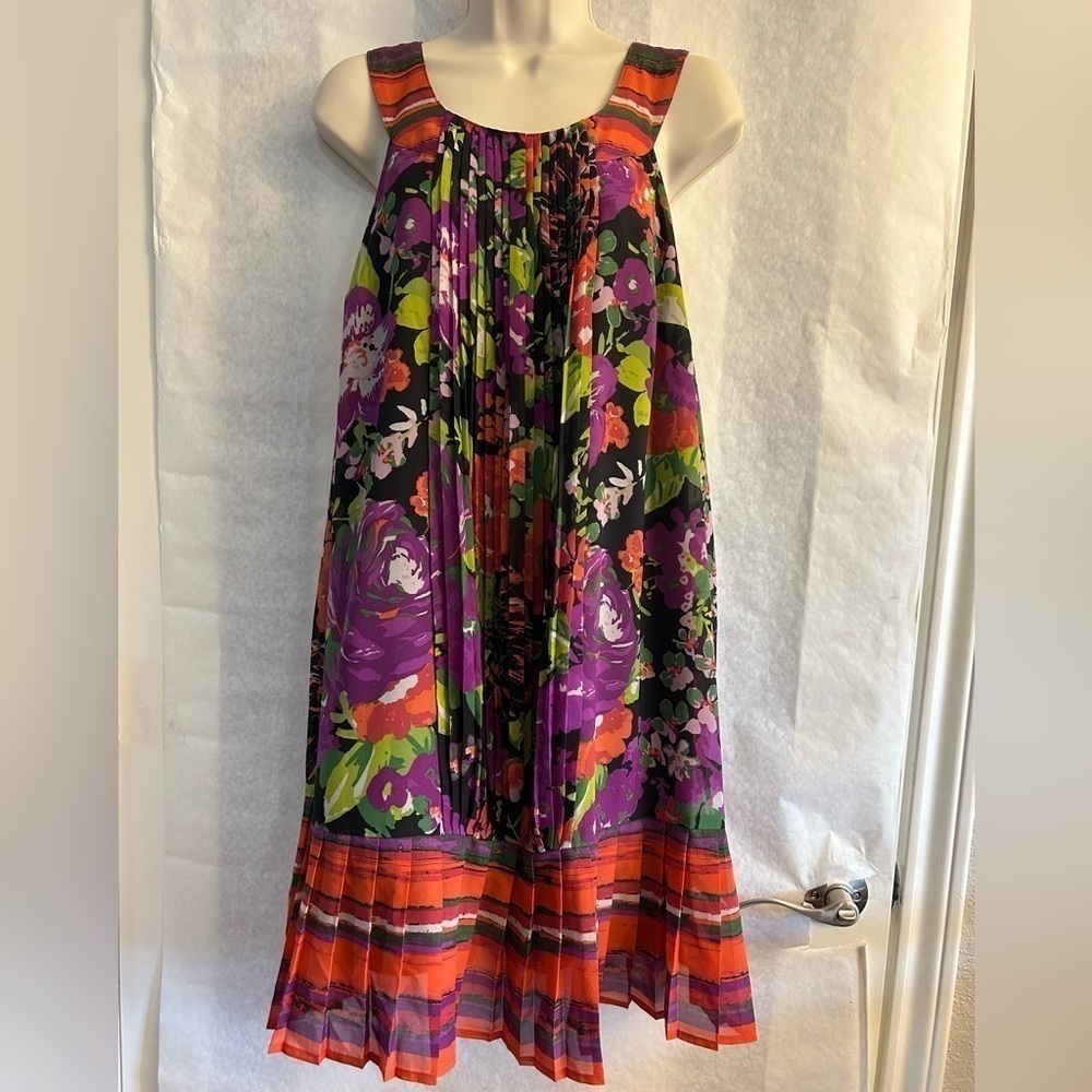 Lane Bryant sleeveless‎ floral & striped pattern dress w/pleated hem. Sz-14. X14